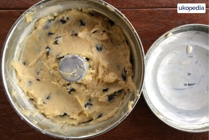 Making A Bowl Of Spotted Dick: Learning How To Make It At Home
